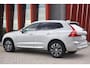 Volvo XC60 T8 Recharge AWD Plus Bright | Longe Range | Stoelverwarming | Trekhaak | Leder | Parkeercamera | Keyless