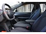 Lynk & Co 02 Core | 1600KG Trekgewicht | Stoelverwarming | Apple CarPlay | Android Auto | Achteruitrijcamera | Panoramadak | Elektrische Achterklep | Keyles Entry | Regensensor |