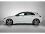 Mercedes-Benz A-klasse 180 Star Edition AMG Line Plus | Night pakket | Panorama Schuifdak | Cognac AMG interieur | Memory Seats | Parkeerpakket met 360°-camera | Head-Up display | Sfeerverlichting | Keyless Go pakket Inclusief 24 maanden MB Certified garantie voor Europa.