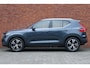 Volvo XC40 1.5 T5 Recharge Inscription | Panoramisch schuif-/ kanteldak | Trekhaak, inklapbaar | Elektrisch verstelbare voorstoelen met geheugenfunctie | 360 graden camera | Harman Kardon | Standkachel | Stoelverwarming | Full led koplampen | Adaptieve cruise control | Apple carplay/ Android auto
