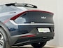 Kia EV6 Edition 77.4 kWh / SOH 100% / Fabrieksgarantie tot 18-06-2032 / 1.600 kg trekgewicht / Android Auto & Apple Carplay / Navigatie / Cruise Control Adaptief / Climate Control / DAB / Draadloze Telefoonlader / Camera / Parkeerassistent / 19" Lichtmetalen Wielen / Keyless entry & start /