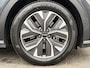 Kia EV6 Edition 77.4 kWh / SOH 100% / Fabrieksgarantie tot 18-06-2032 / 1.600 kg trekgewicht / Android Auto & Apple Carplay / Navigatie / Cruise Control Adaptief / Climate Control / DAB / Draadloze Telefoonlader / Camera / Parkeerassistent / 19" Lichtmetalen Wielen / Keyless entry & start /