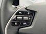 Kia EV6 Edition 77.4 kWh / SOH 100% / Fabrieksgarantie tot 18-06-2032 / 1.600 kg trekgewicht / Android Auto & Apple Carplay / Navigatie / Cruise Control Adaptief / Climate Control / DAB / Draadloze Telefoonlader / Camera / Parkeerassistent / 19" Lichtmetalen Wielen / Keyless entry & start /
