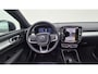 Volvo XC40 2.0 B3 Ultra Black Edition Lounge Pack - 20” Wielen - Panoramadak - Harman Kardon Audio - 360 Cam - Alarm - Climate - R980 Interieur – Power seat met memory - Full led koplampen