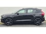 Volvo XC40 2.0 B3 Ultra Black Edition Lounge Pack - 20” Wielen - Panoramadak - Harman Kardon Audio - 360 Cam - Alarm - Climate - R980 Interieur – Power seat met memory - Full led koplampen