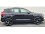 Volvo XC40 2.0 B3 Ultra Black Edition Lounge Pack - 20” Wielen - Panoramadak - Harman Kardon Audio - 360 Cam - Alarm - Climate - R980 Interieur – Power seat met memory - Full led koplampen
