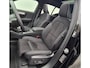 Volvo XC40 2.0 B3 Ultra Black Edition Lounge Pack - 20” Wielen - Panoramadak - Harman Kardon Audio - 360 Cam - Alarm - Climate - R980 Interieur – Power seat met memory - Full led koplampen