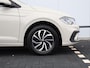 Volkswagen Polo 1.0 TSI Life Business 95pk | LED | Navigatie | Cruise control | Camera | Stoelverwarming | DAB+ | Airco | Lichtmetalen velgen |