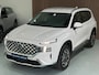 Hyundai Santa Fe 1.6 T-GDI PHEV Comfort Smart Sky 265 PK / Lederen interieur / Elektrische stoelen / Navigatie full map / etc…