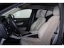 Volvo XC40 T4 Recharge Ultimate Dark - Panorama/schuifdak - IntelliSafe Assist & Surround - 360º Camera - Harman Kardon audio - Verwarmde voorstoelen & stuur - Elektr. bedienb. voorstoelen met geheugen links - Draadloze tel. lader - Extra getint glas - Inklapbare trekhaak - 19' LMV