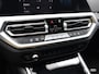BMW 3-Serie 330E xDrive SPORTLINE / DODEHOEK / AMBIENTE / TREKHAAK / HIFI / CAMERA / 18"