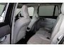 Volvo XC90 T8 Recharge AWD Inscription - LONG RANGE - Luchtvering - Panoramisch schuif-/kanteldak - Intellisafe Assist / Surround - Parkeerverwarming - Harman Kardon Audio - Head-up Display - Elektrisch bed. voorstoelen - Leder - Verwarmbare voorstoelen/achterbank - Verwarmbaar stuurwiel - Getint glas - 20' LMV