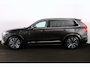 Volvo XC90 T8 Recharge AWD Inscription - LONG RANGE - Luchtvering - Panoramisch schuif-/kanteldak - Intellisafe Assist / Surround - Parkeerverwarming - Harman Kardon Audio - Head-up Display - Elektrisch bed. voorstoelen - Leder - Verwarmbare voorstoelen/achterbank - Verwarmbaar stuurwiel - Getint glas - 20' LMV