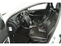 Volvo V40 1.6 T2 Summum (NAVIGATIE, CRUISE CONTROL, PARKEERSENSOREN)