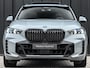 BMW X5 xDrive50e | Panoramadak | Alcantara Hemelbekleding | Harman/Kardon | HUD | 360 Camera | BMW Gesture Control | Luchtvering | Stoelverwarming + Ventilatie | Keyless Entry |