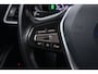 BMW 3-Serie 330e Business Edition Plus (TREKHAAK, STOELVERWARMING, NAVIGATIE, PARKEERSENSOREN)