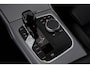 BMW 3-Serie 330e Business Edition Plus (TREKHAAK, STOELVERWARMING, NAVIGATIE, PARKEERSENSOREN)