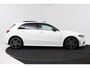 Mercedes-Benz A-klasse 180 Business Solution AMG (PANORAMADAK, STOELVERWARMING, CAMERA, SFEERVERLICHTING, ELEKTR
