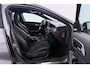 Mercedes-Benz A-klasse 180 Amg (PANORAMADAK, STOELVERWARMING, PARKEERSENSOREN, CRUISE, LED)