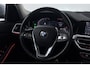 BMW 3-Serie 320i Executive Edition (PANORAMADAK, SFEERVERLICHTING, PDC, DEALER ONDERHOUDEN)