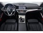 BMW 3-Serie 320i Executive Edition (PANORAMADAK, SFEERVERLICHTING, PDC, DEALER ONDERHOUDEN)