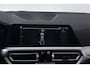 BMW 3-Serie 320i Executive Edition (PANORAMADAK, SFEERVERLICHTING, PDC, DEALER ONDERHOUDEN)