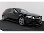 Mercedes-Benz A-klasse 200 Business Solution AMG (NAVIGATIE, CAMERA, STOELVERWARMING, LED, PDC)