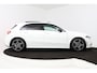 Mercedes-Benz A-klasse 180 Business Solution AMG (PANORAMADAK, STOELVERWARMING, PDC, CAMERA, NAVIGATIE)