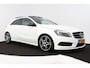 Mercedes-Benz A-klasse 200 Ambition Automaat (PANORAMADAK, STOELVERWARMING, NAVIGATIE, PARKEERSENSOREN)