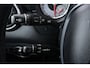 Mercedes-Benz A-klasse 200 Ambition Automaat (PANORAMADAK, STOELVERWARMING, NAVIGATIE, PARKEERSENSOREN)
