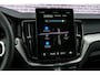 Volvo XC60 2.0 T8 Plug-in hybrid AWD Ultra Dark Executive Edition | Luchtvering | 22" | Gelamineerd Glas | Bowers & Wilkins | Stoelmassage & Ventilatie |