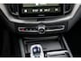 Volvo XC60 2.0 T8 Plug-in hybrid AWD Ultra Dark Executive Edition | Luchtvering | 22" | Gelamineerd Glas | Bowers & Wilkins | Stoelmassage & Ventilatie |