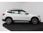 BMW X1 xDrive20i High Executive (PANORAMADAK, HEAD-UP, STOELVERWARMING, TREKHAAK, CAMERA, ELEKTR STOELEN)