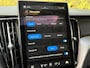 Volvo XC60 2.0 T6 Plug-in hybrid AWD Ultra Black Edition | Luchtvering | Panoramadak | 360 camera | Head up display | Harman/Kardon | Stoel/Stuur Verwarming | Trekhaak |