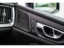 Volvo V60 T6 Plug-in hybrid AWD Ultra Dark | Heico bodykit | Google | Long Range | Schuif-/Kanteldak | Adaptieve Cruise Control | DAB | Head-Up Display | Camera | Stoelverwarming Voor + Achter | Harman Kardon Audio | Getint Glas | Zitverlenging | Elek. Stoelen | Memory | 19" LM
