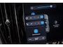 Volvo V60 T6 Plug-in hybrid AWD Ultra Dark | Heico bodykit | Google | Long Range | Schuif-/Kanteldak | Adaptieve Cruise Control | DAB | Head-Up Display | Camera | Stoelverwarming Voor + Achter | Harman Kardon Audio | Getint Glas | Zitverlenging | Elek. Stoelen | Memory | 19" LM