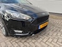 Ford Focus 1.5 Titanium ST-line,stoel/stuurverwarming,Navigatie,clima,parkeersensoren/Camera