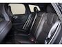 Volvo XC60 2.0 T6 Plug-in hybrid AWD Essential - Black Edition - Fiscale waarde € 64.581 - IntelliSafe Assist & Surround - Verwarmde voorstoelen, stuur & achterbank - Parkeersensoren & camera achter - Draadloze tel. lader - Extra getint glas -Donkere hemel - 21 inch LMV