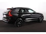 Volvo XC60 2.0 T6 Plug-in hybrid AWD Essential - Black Edition - Fiscale waarde € 64.581 - IntelliSafe Assist & Surround - Verwarmde voorstoelen, stuur & achterbank - Parkeersensoren & camera achter - Draadloze tel. lader - Extra getint glas -Donkere hemel - 21 inch LMV