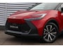Toyota C-HR / C-HR+ 1.8 Hybrid 140 First Edition, Limited Bi-Tone Stoel- Stuurverwarming, Apple Carplay/Android auto, Elektrische Achterklep!