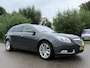 Opel Insignia Sports Tourer 1.6 T Cosmo | Navi | H-Leder | 18" Velgen | Clima | Stoelverwarming | Trekhaak | PDC | Cruise | Xenon
