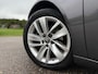 Opel Insignia Sports Tourer 1.6 T Cosmo | Navi | H-Leder | 18" Velgen | Clima | Stoelverwarming | Trekhaak | PDC | Cruise | Xenon