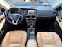 Volvo V40 Cross Country T3 automaat Polar+ Luxury | Harman Kardon audio | 17 inch lichtmetalen velgen | Panoramadak | Lederen bekleding | Volvo On Call | DAB+ radio | Full-LED koplampen | Sensus navigatie | Bluetooth telefoonvoorbereiding