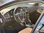 Volvo V40 Cross Country T3 automaat Polar+ Luxury | Harman Kardon audio | 17 inch lichtmetalen velgen | Panoramadak | Lederen bekleding | Volvo On Call | DAB+ radio | Full-LED koplampen | Sensus navigatie | Bluetooth telefoonvoorbereiding