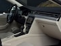 Volkswagen Passat Variant 150pk Highline Automaat Trekhaak