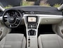 Volkswagen Passat Variant 150pk Highline Automaat Trekhaak