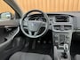 Volvo V40 1.6 T3 | Origineel Nederlands | NAP | Cruise Control | Achteruitrijcamera | Bluetooth | Parkeersensoren Achter | Airconditioning | Navigatie