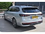 Volkswagen Passat Variant 1.5 eHybrid 272PK R-Line Signature Edition | Schuif-kanteldak | Head-up display | DCC Pro | Elektrische achterklep | ArtVelours hemelbekleding | Puglia geperforeerd leder | VERLENGDE GARANTIE
