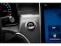 Mercedes-Benz GLC 300e 4MATIC Luxury Line Panoramadak 360 camera Electrice trekhaak Winter pakket USB-C Pakket