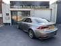 Lexus IS 300h Hybrid Luxury Line Dealer onderhouden.